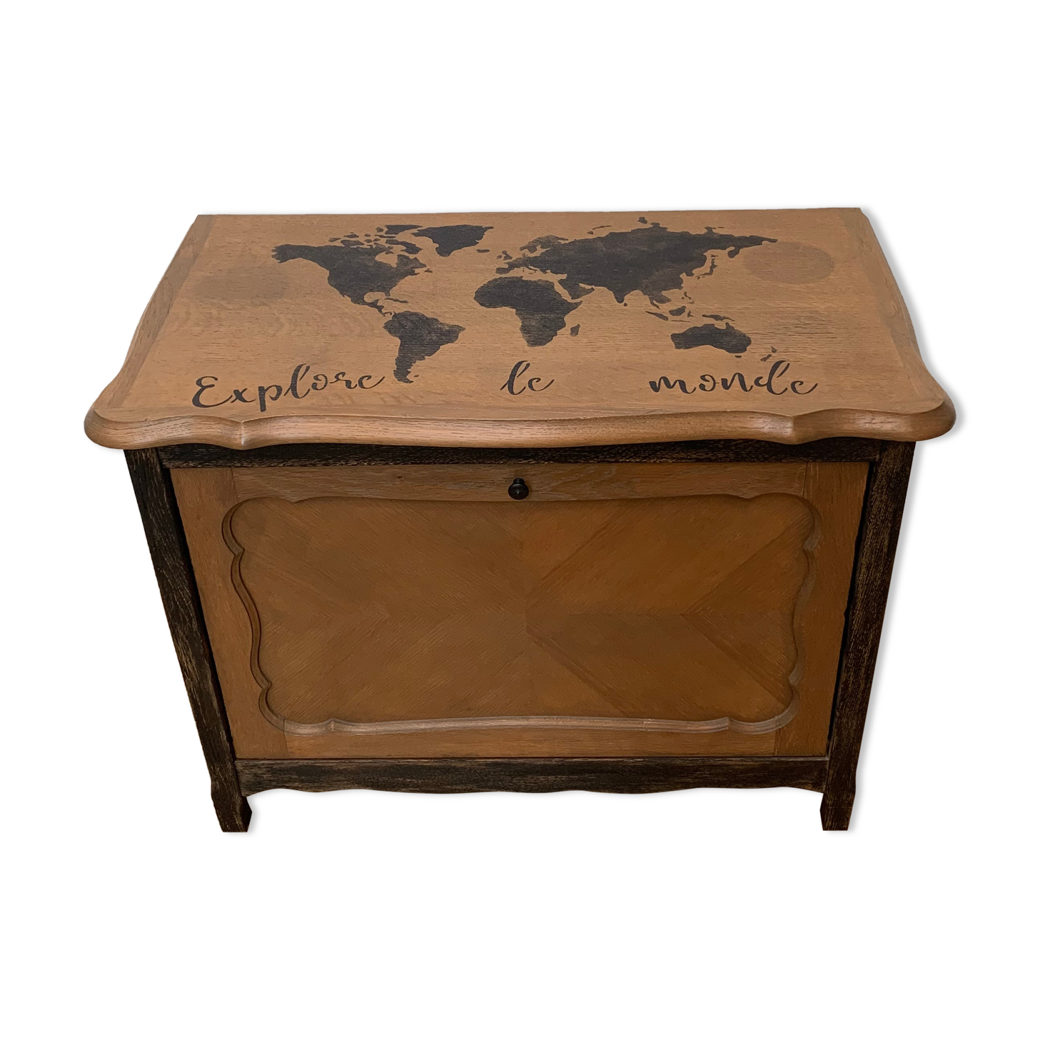 Storage cabinet "explores the world" stencil world map