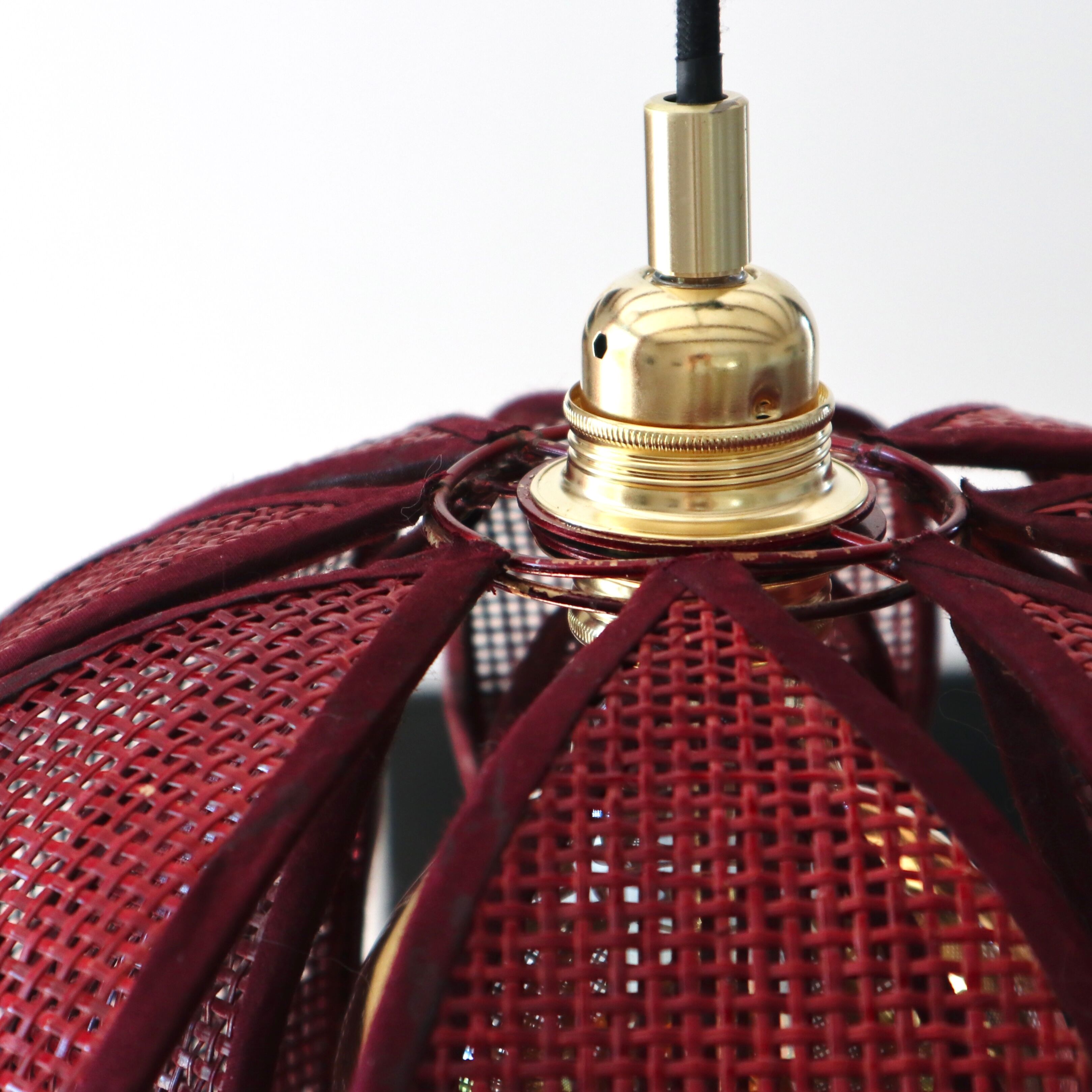 Vintage cannage lotus suspension