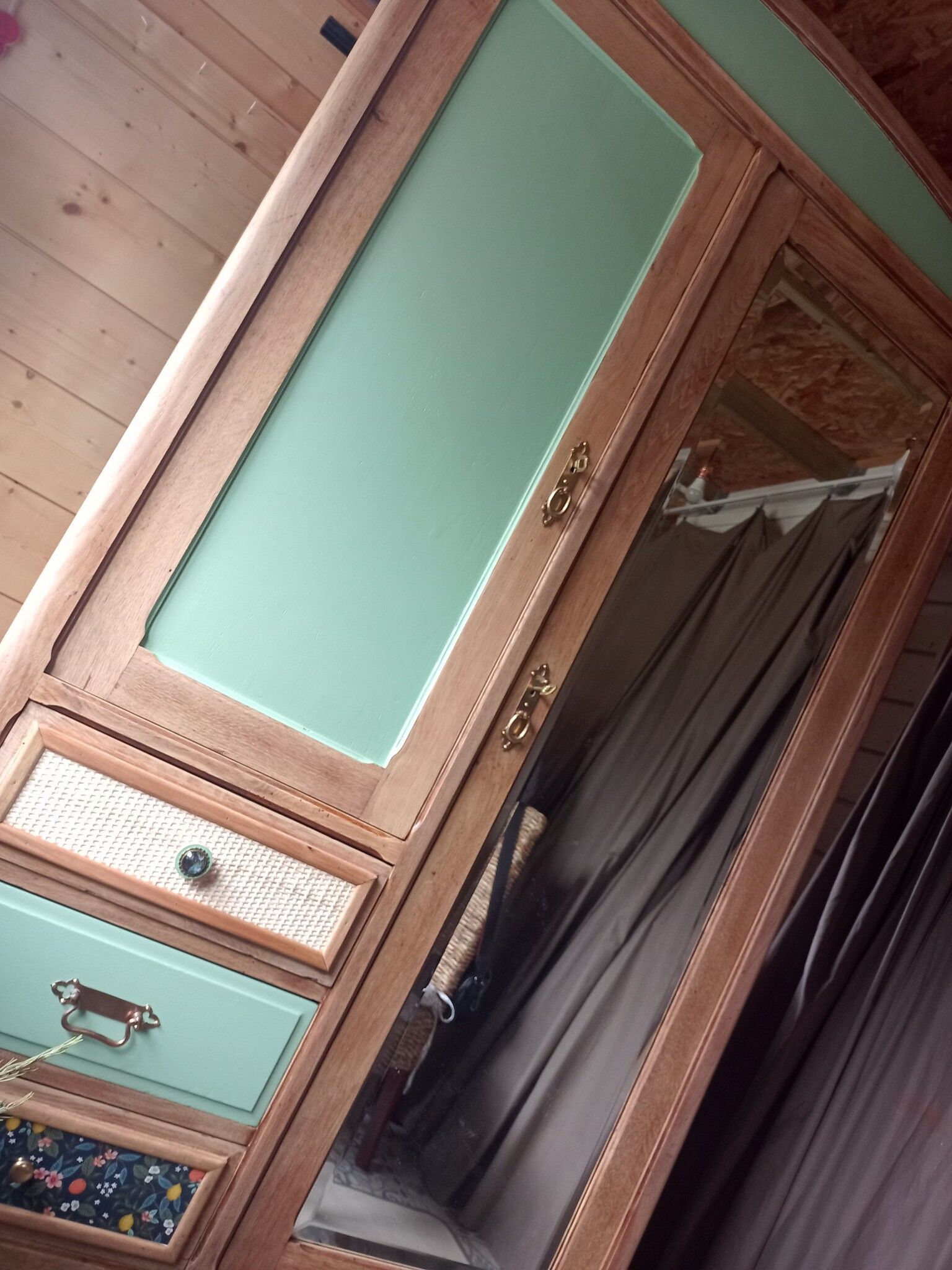 Armoire parisienne  "tulipe"
