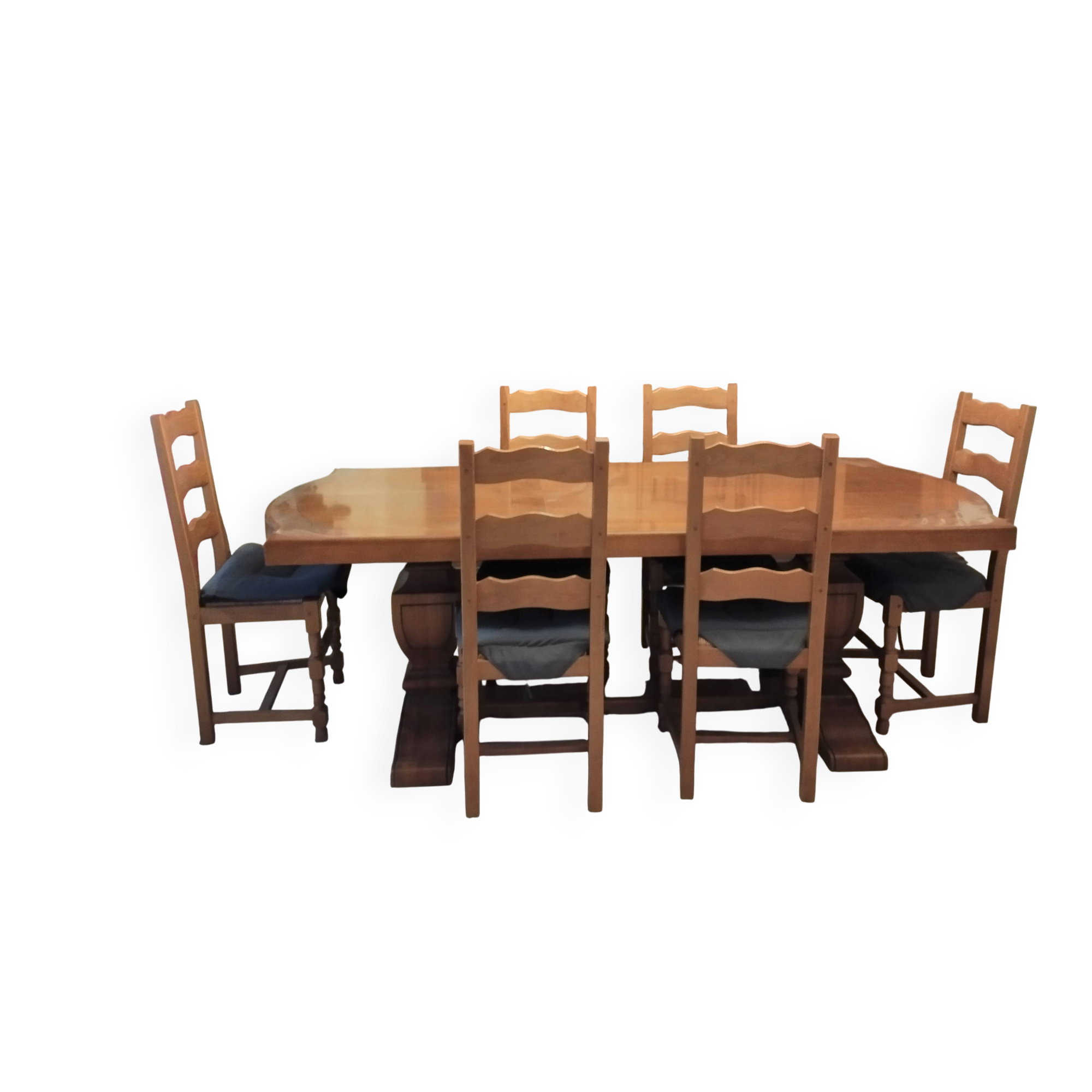 Dining table and its chairs