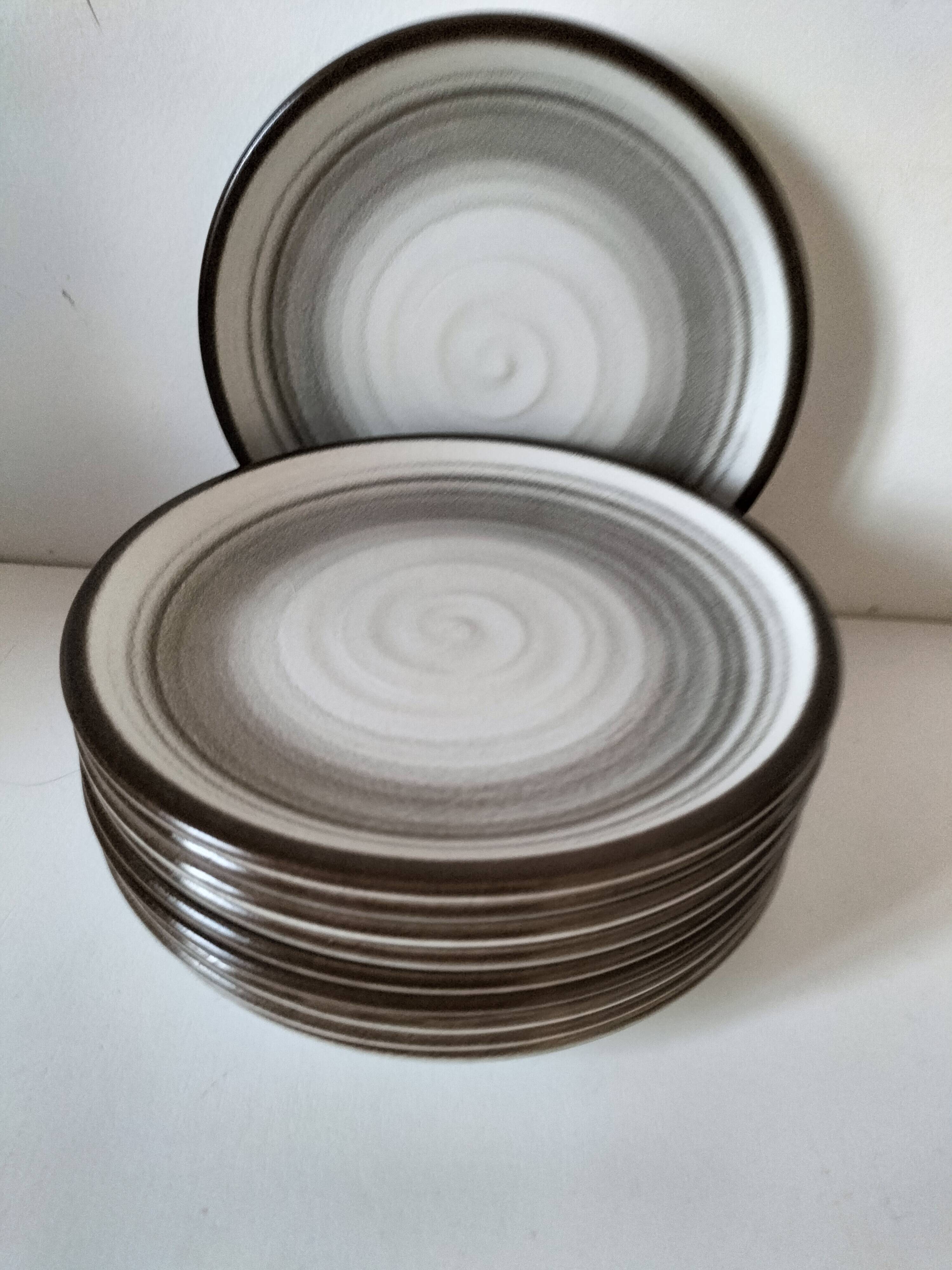 Set of 10 Salins plates with grey and brown mineral spiral decoration
