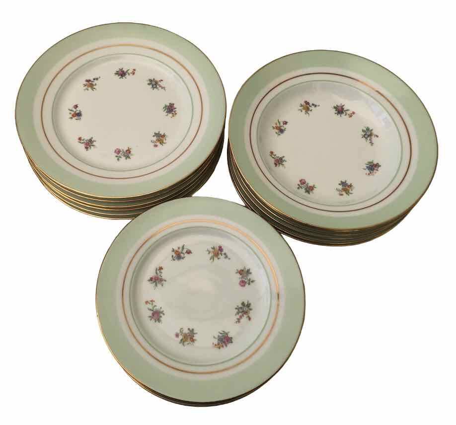 Service of 18 porcelain plates for 6 people