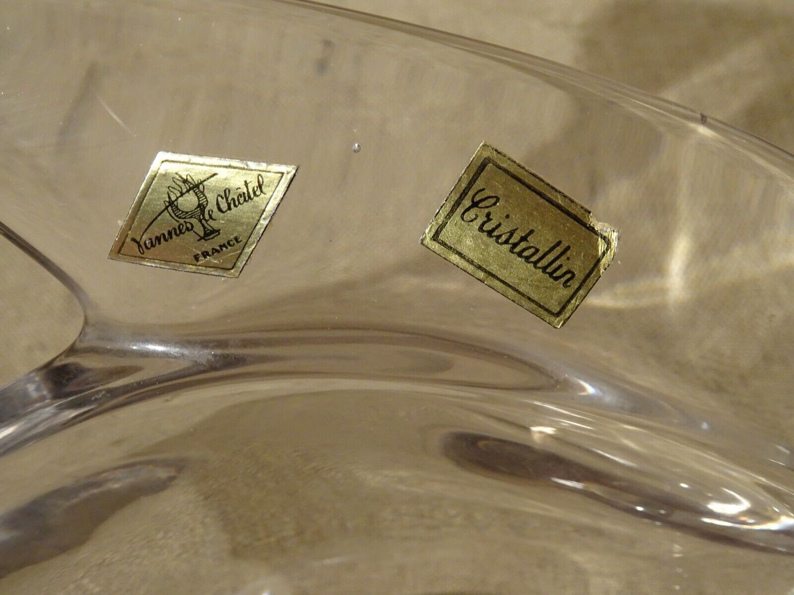 Empty crystal cut pocket swan valves