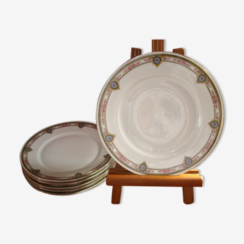 6 flat plates of porcelain "B.F Limoges" garland of roses and geometric frieze, lot 2.