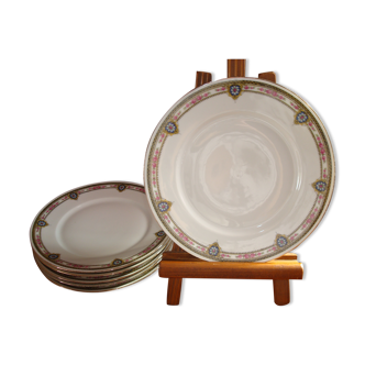 Set de 6 assiettes plates en porcelaine "B.F Limoges" guirlande de roses et frise géométrique, lot 2.
