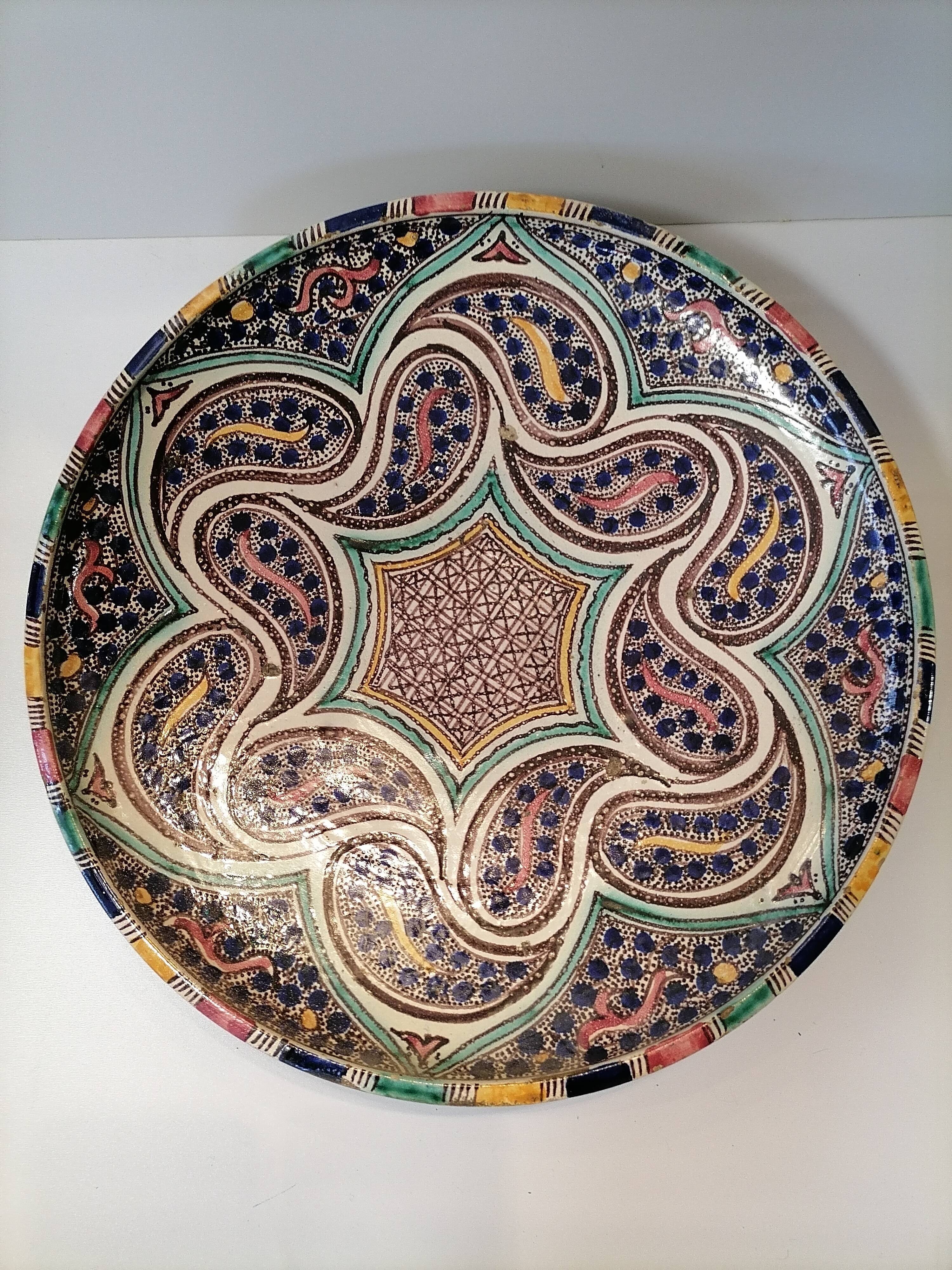 Plat céramique tunisien