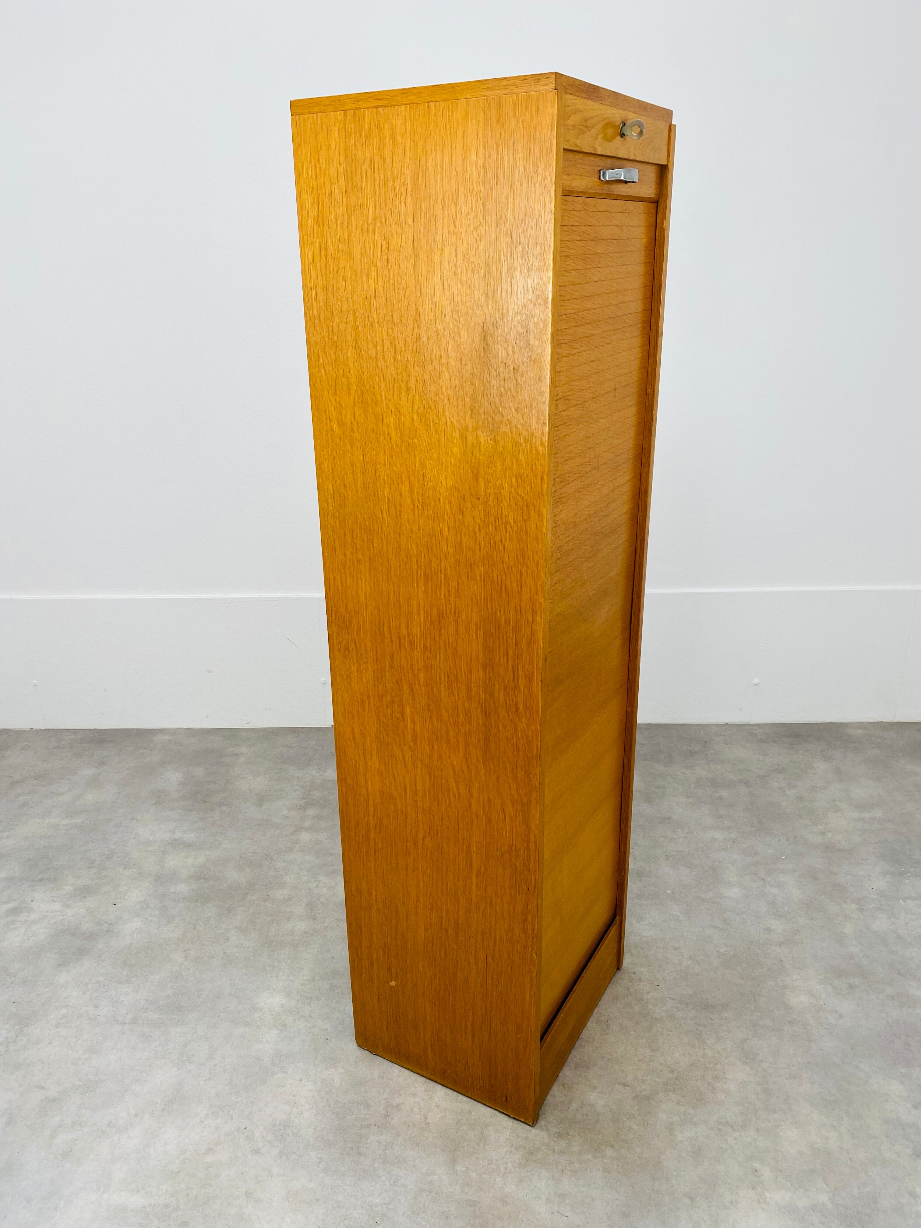 Column cabinet curtain binder, trade