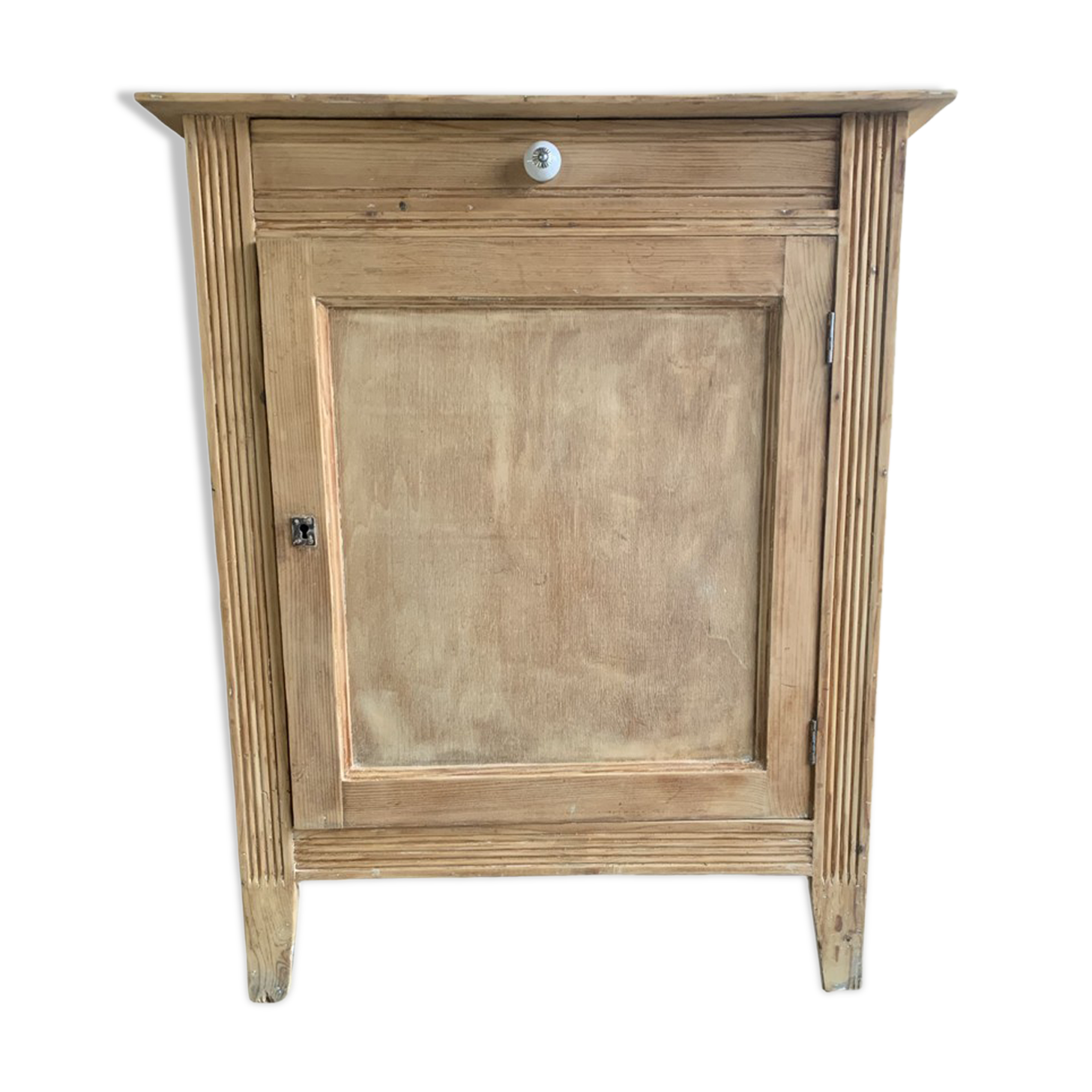 Parisian buffet one door