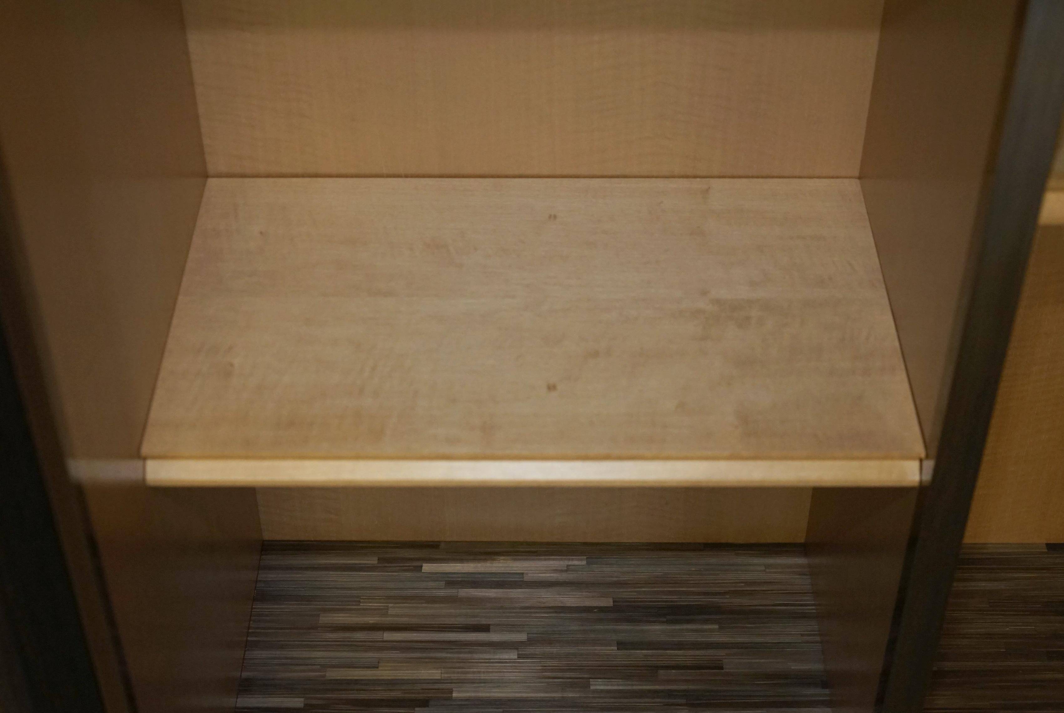 Bibliothèque à Marqueterie de Paille Massive Jallu Qualité Musée