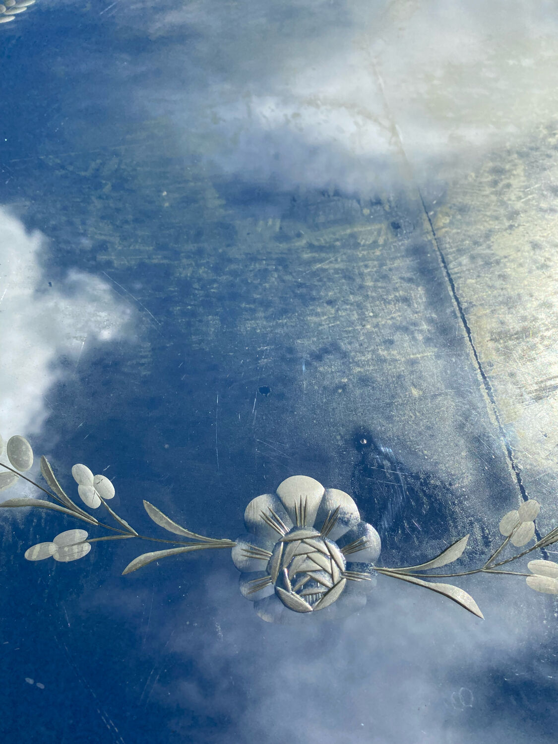 Round coffee table 1950