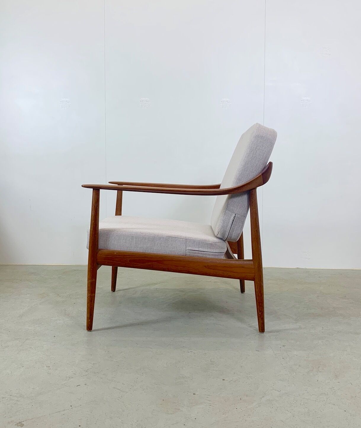 Pair of armhairs by Walter Knoll, 1960