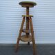 Tabouret tripode d'architecte industriel en pin