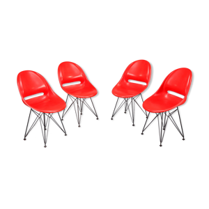 Ensemble de quatre chaises avec piètement