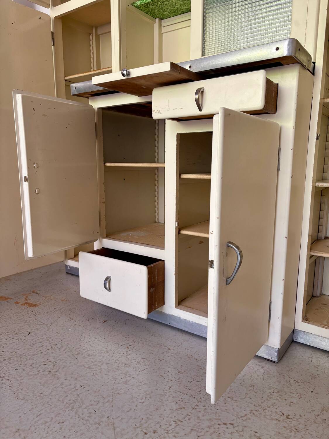Vintage 1950s painted wooden sideboard – display cabinet, drawers and shelves –