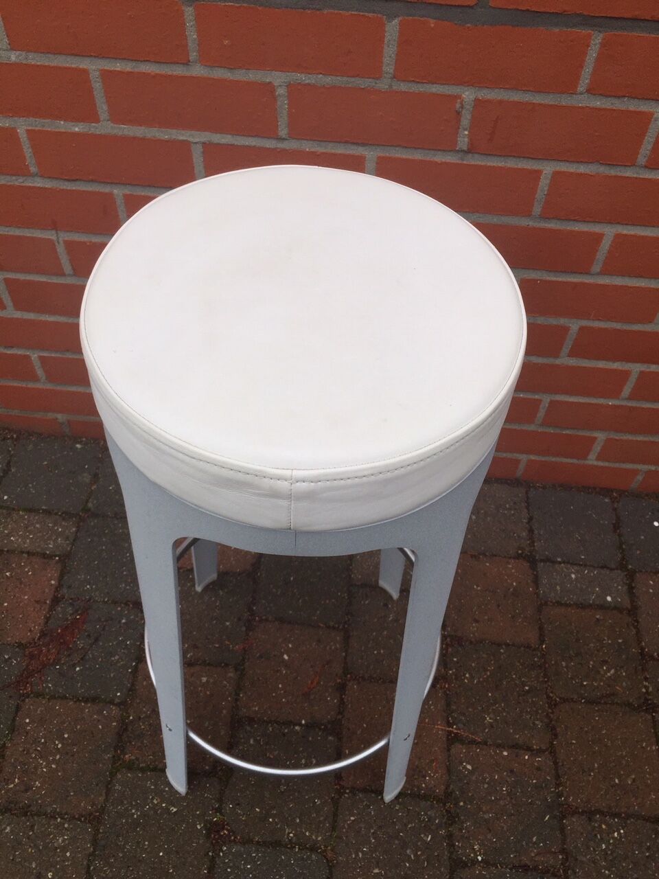 Leonardo Rossano metal and leather stool for Lapalma, Italy