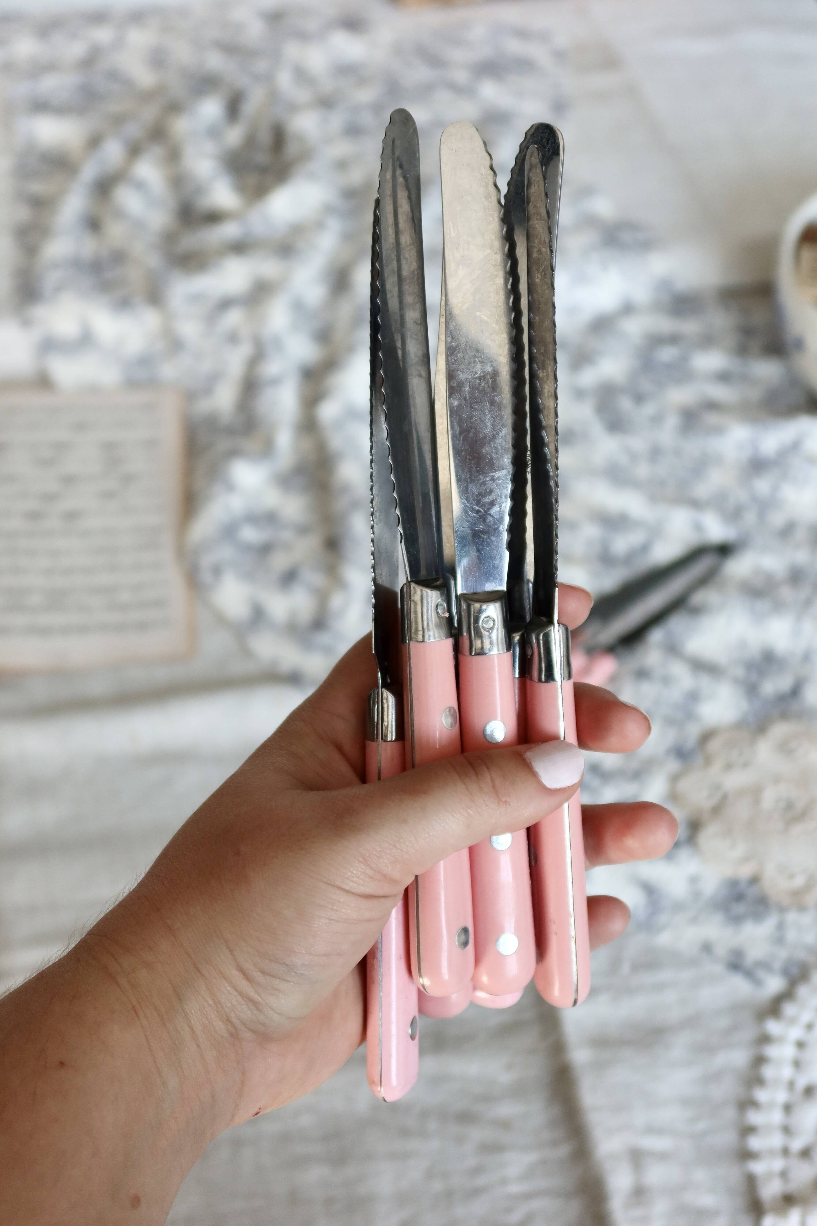 Vintage pink knives