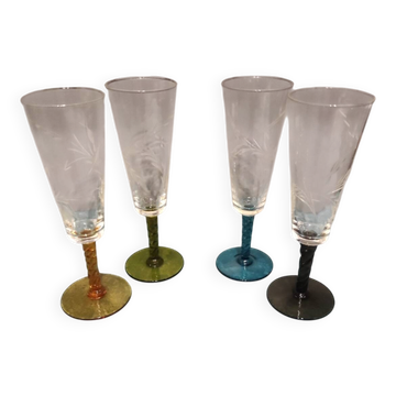 Quatre verres à pied ouvintage