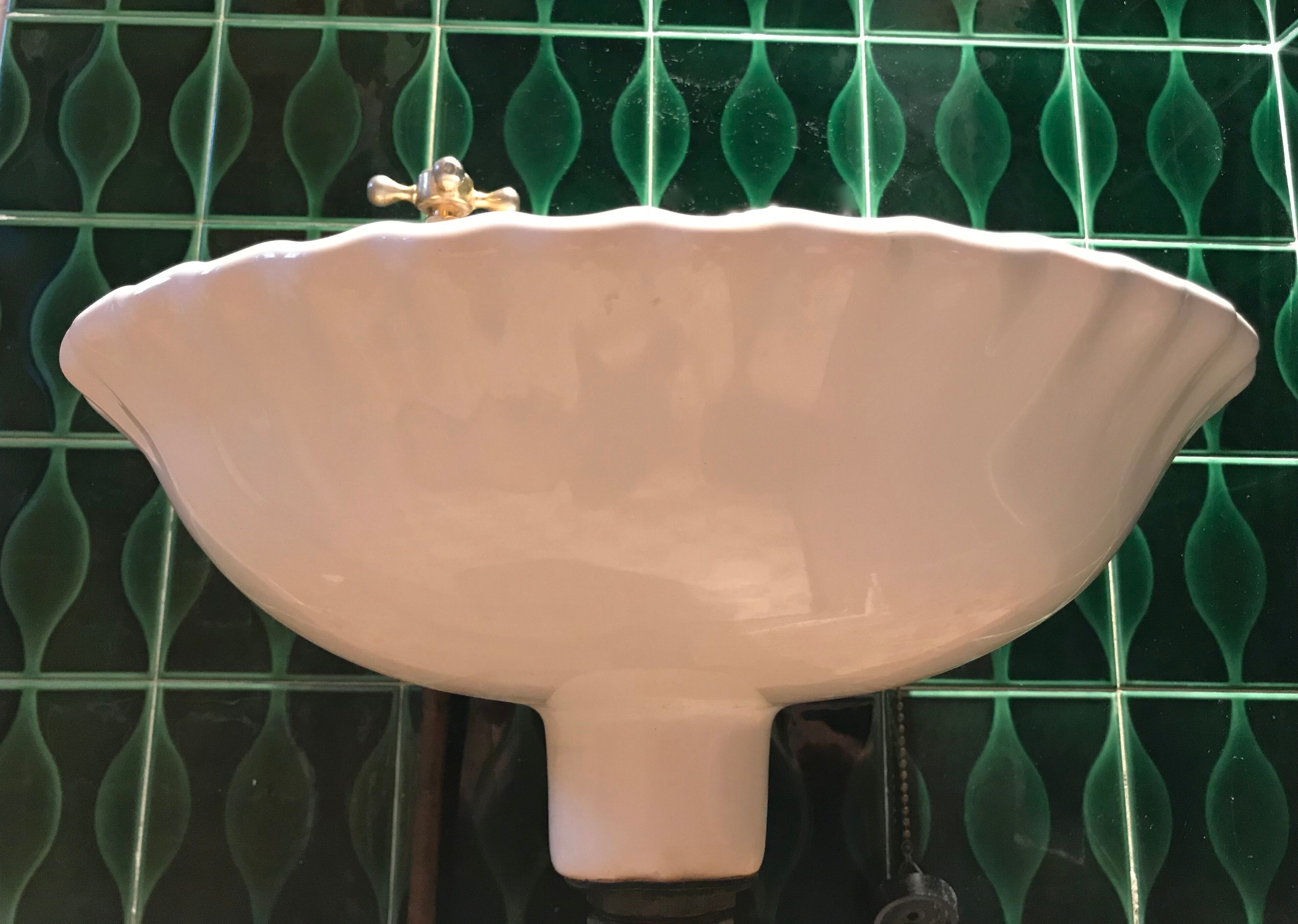 VINTAGE SHELL WASHBASIN SET PORCELAIN OF PARIS SHELVES BASIN AND TOWEL RACK