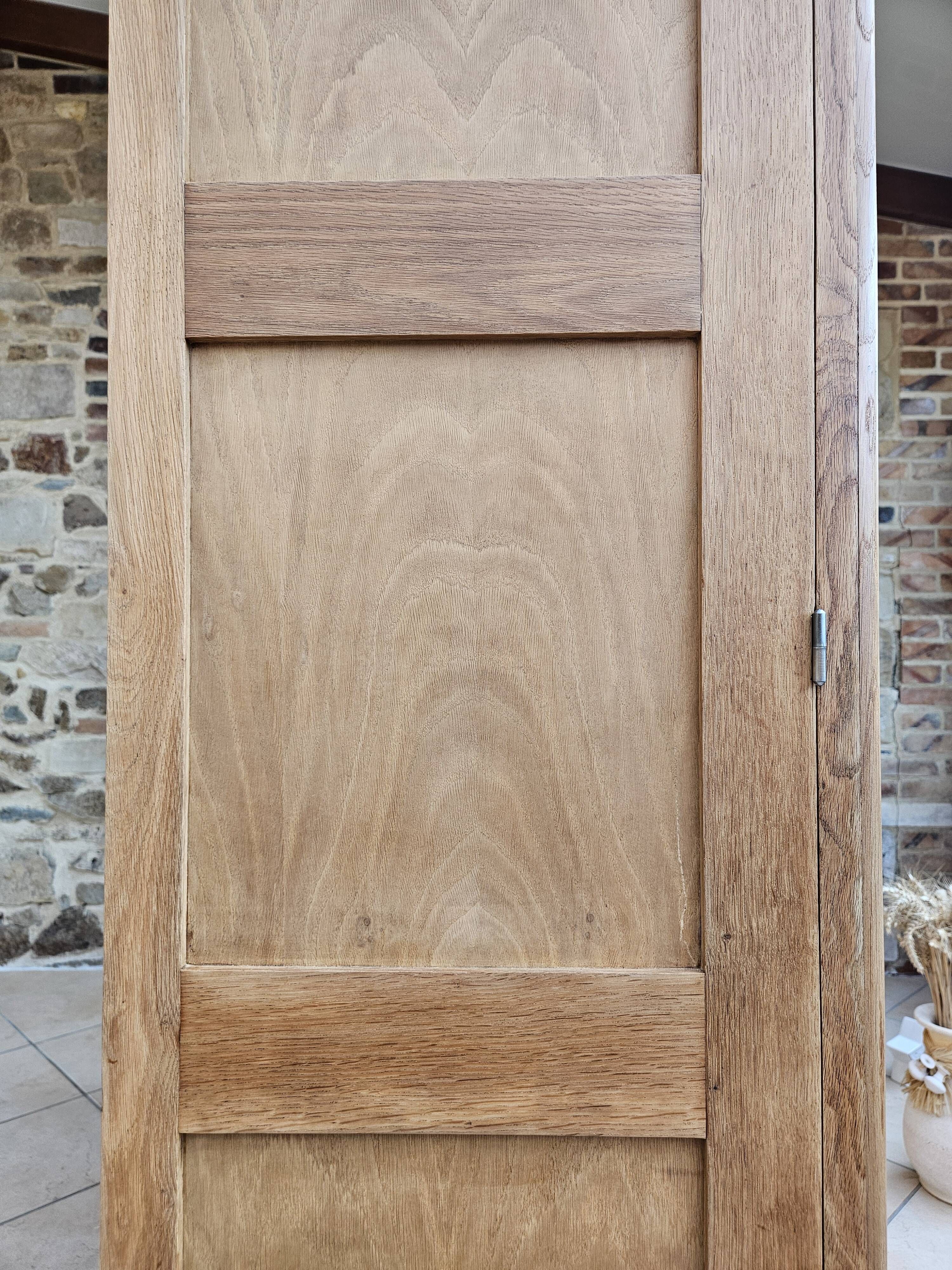 Armoire vintage