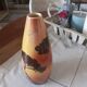Vase en faïence, signé