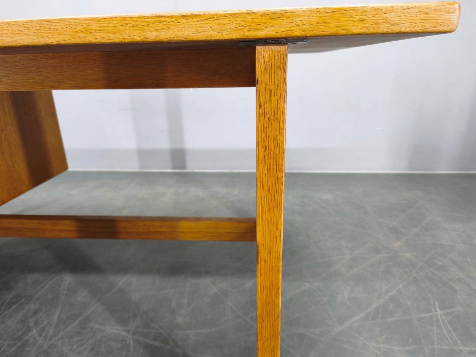 Bureau d'écriture en chêne ge125 de hans j. wegner pour getama, danemark