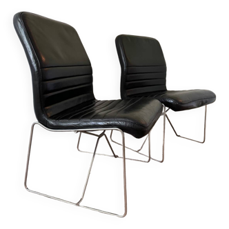 Black leather armchairs, Italian design from the 70s (X2)