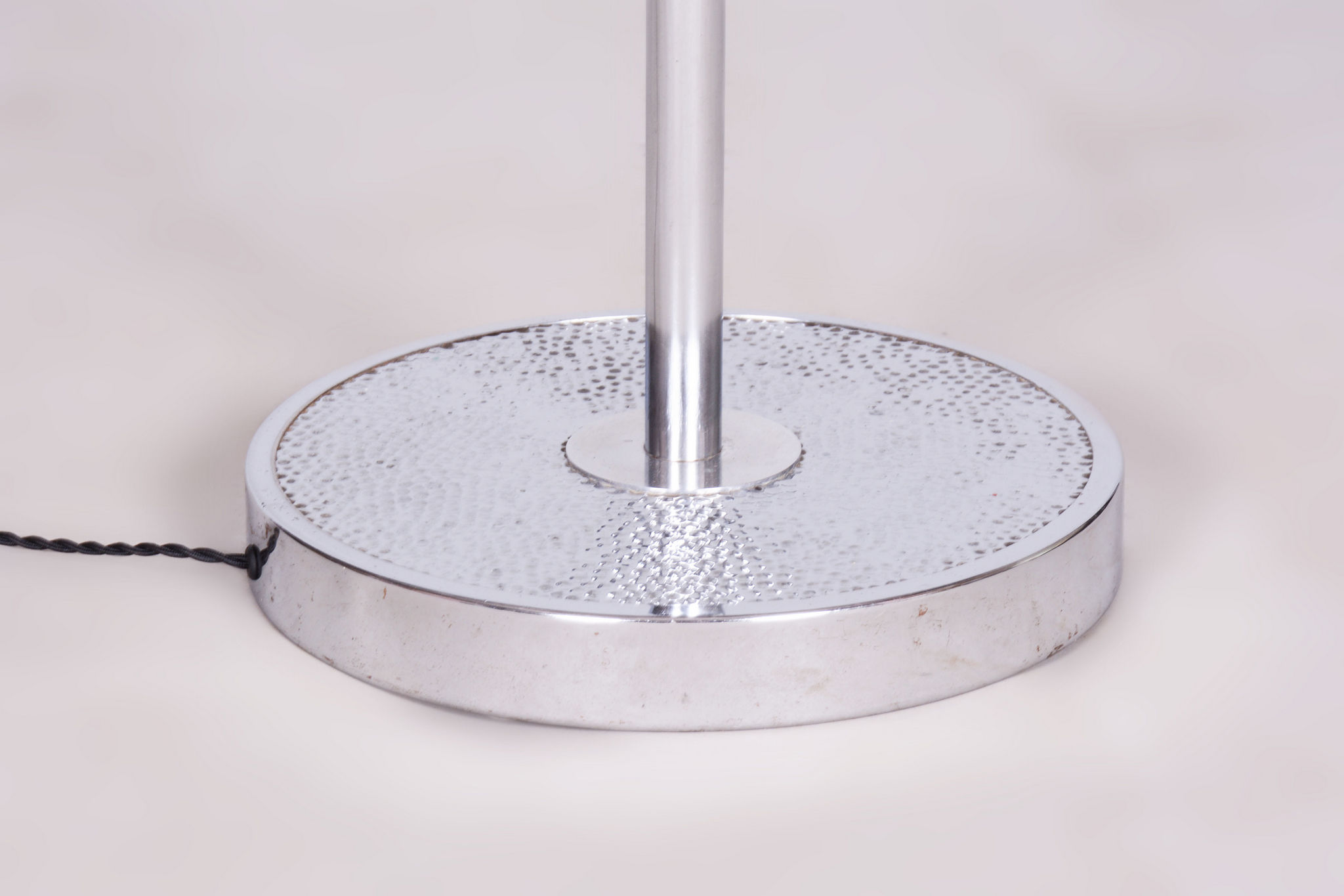 Lampadaire Bauhaus restauré, Hynek Gottwald, acier chromé, Tchéquie