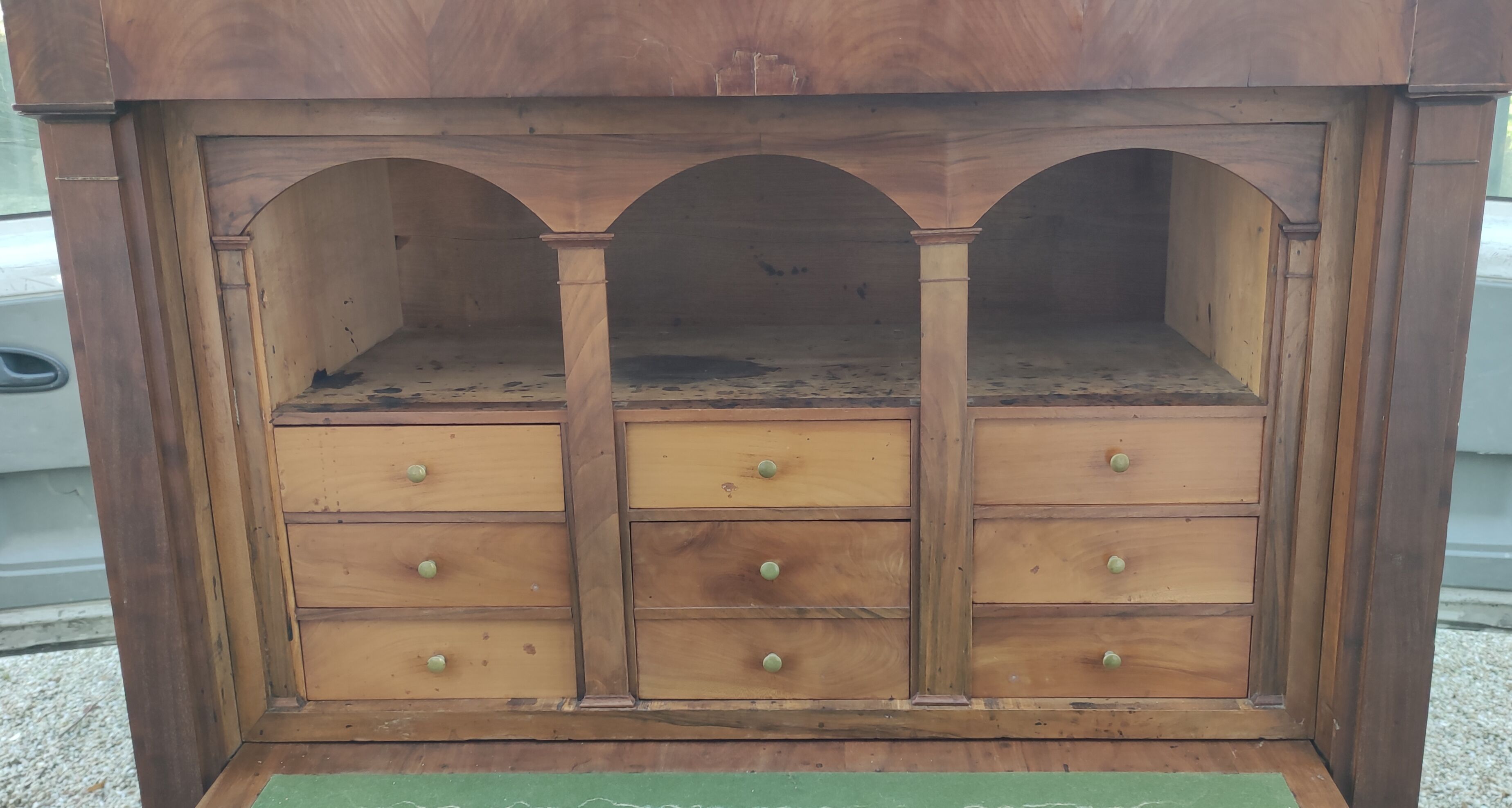 Former mahogany secretary