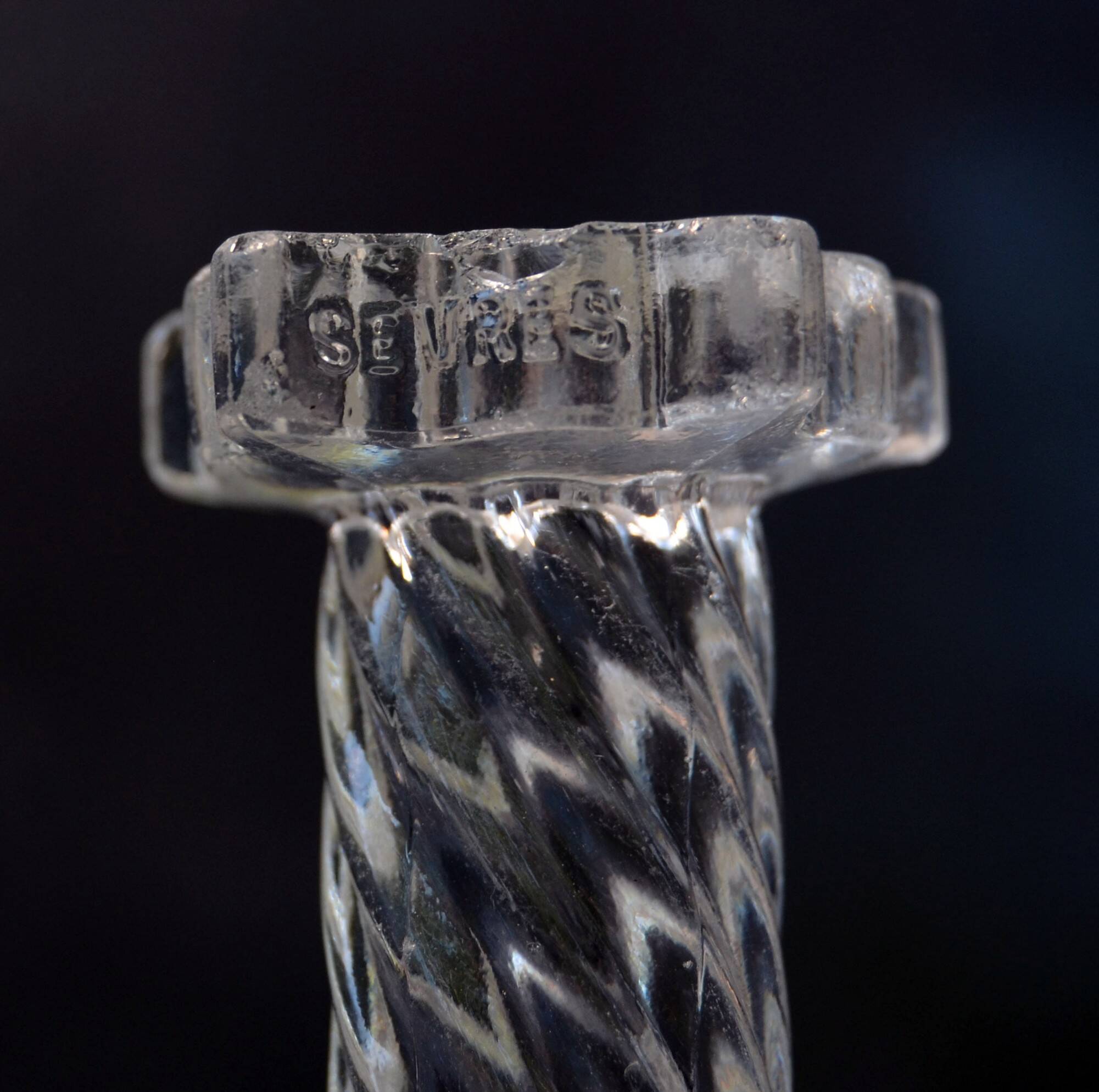 Lot of 5+2 Mid Century Twisted Knife Rests Cristallerie de Sevres Crystal Depose