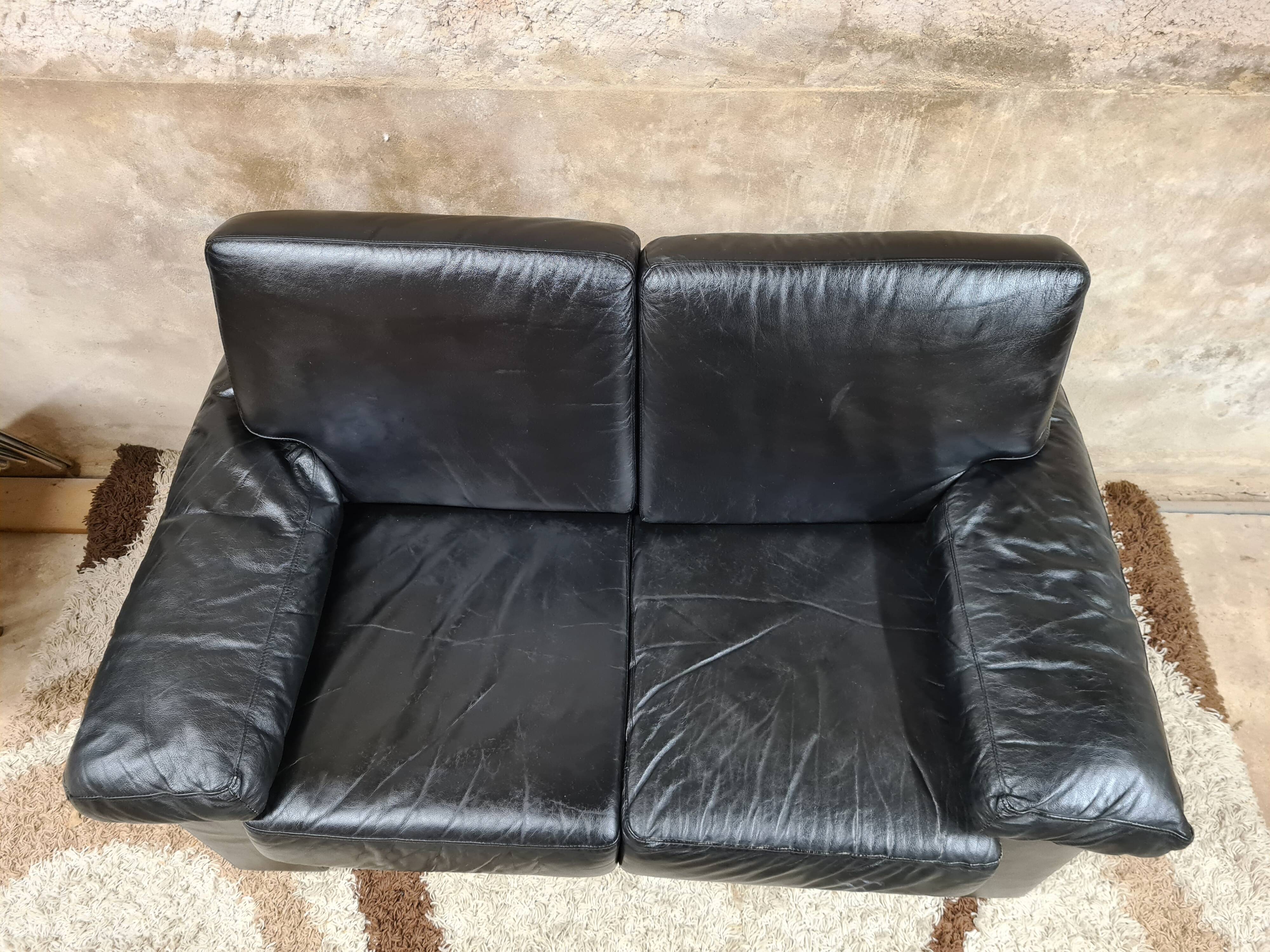 Sofa 2 places black leather year 70'-80' vintage