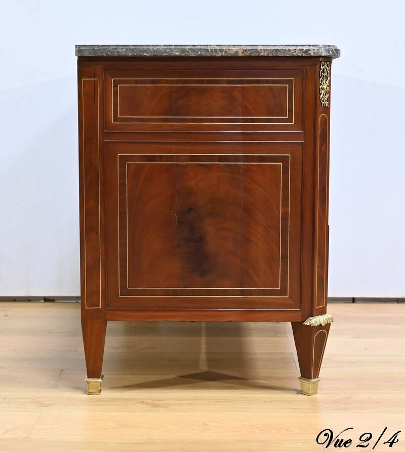 Rare mahogany commode, Louis XVI period – 2nd half of the 18th century.