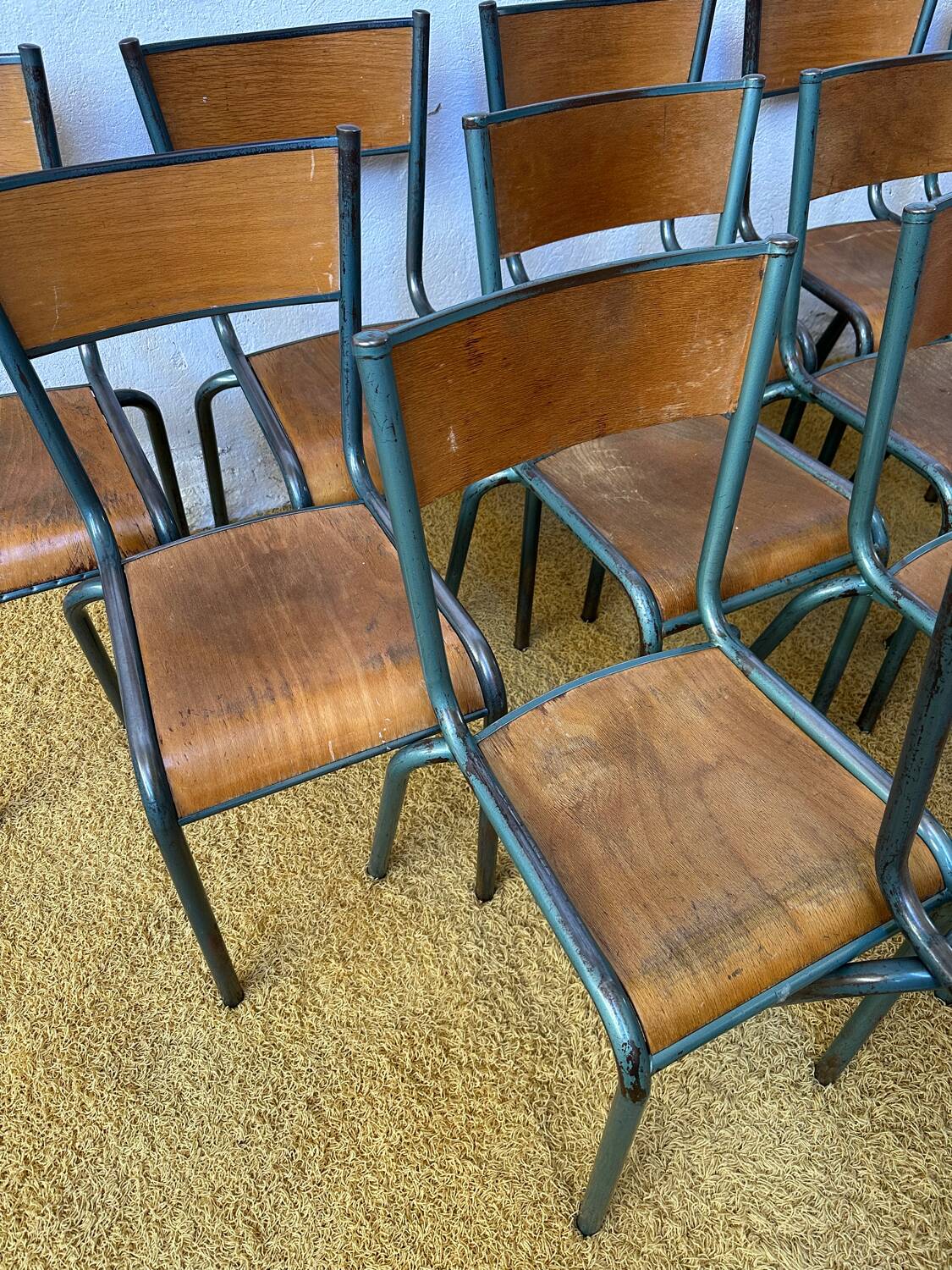 Lot 14 chaises d’école