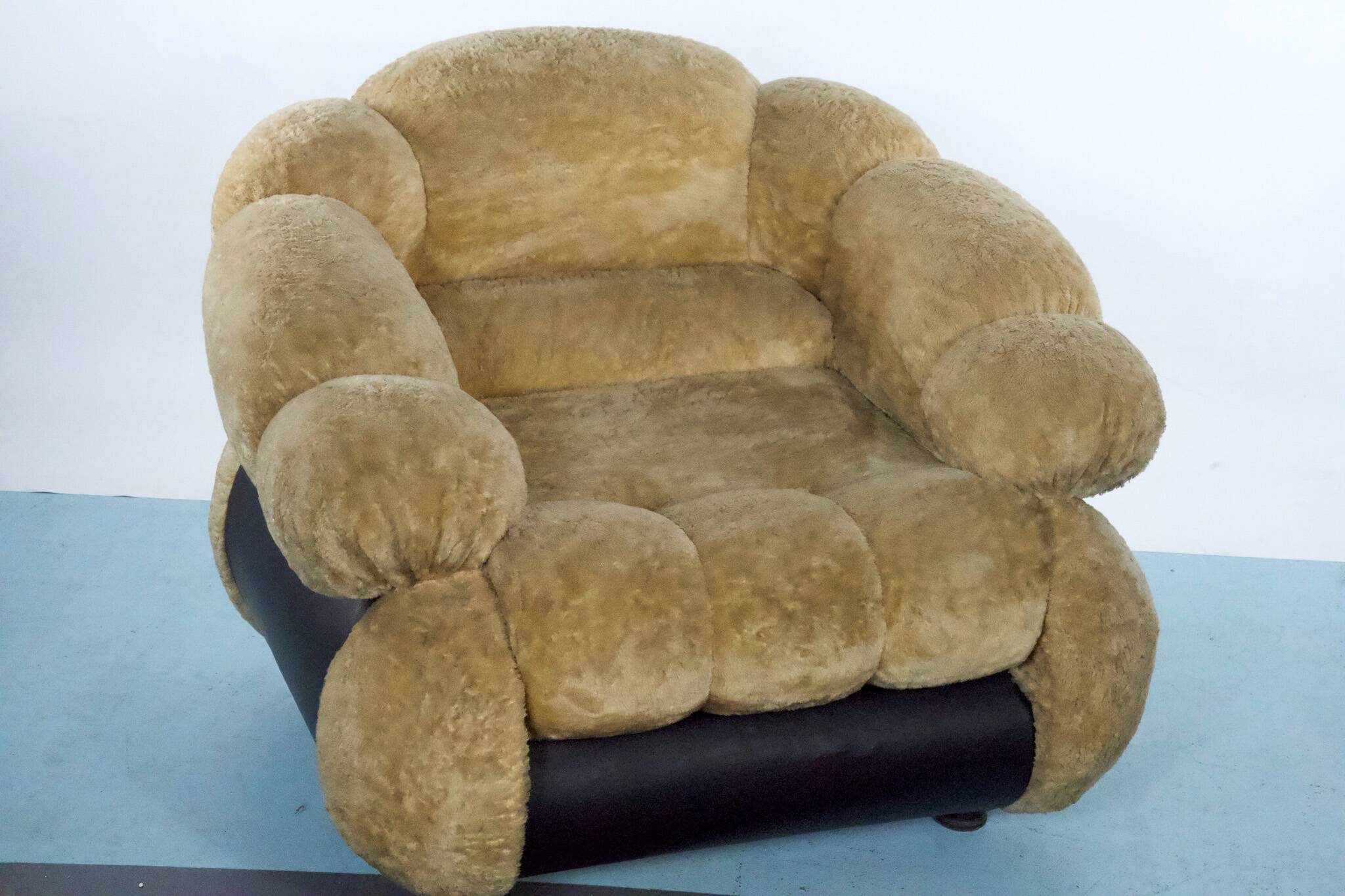 Space Age Single Armchair by Adriano Piazzesi, Cream Teddy Bear & Leather
