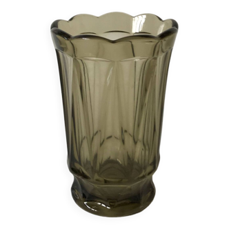 Petit vase en verre fumé années 70