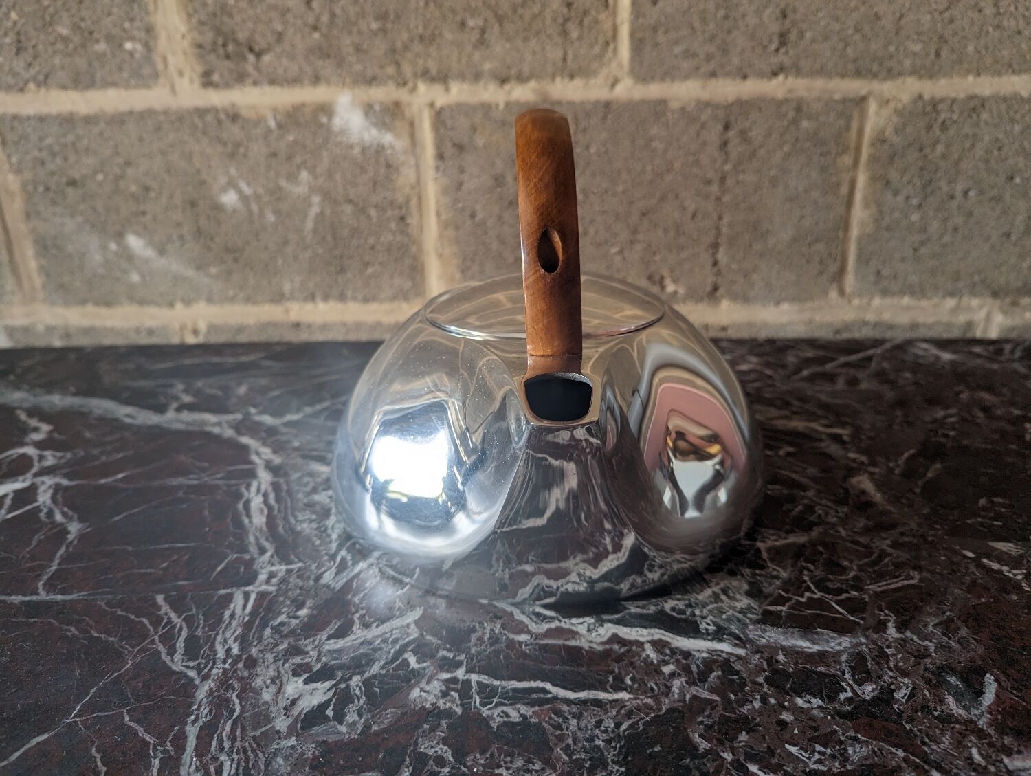 Picquot Ware kettle from 1938