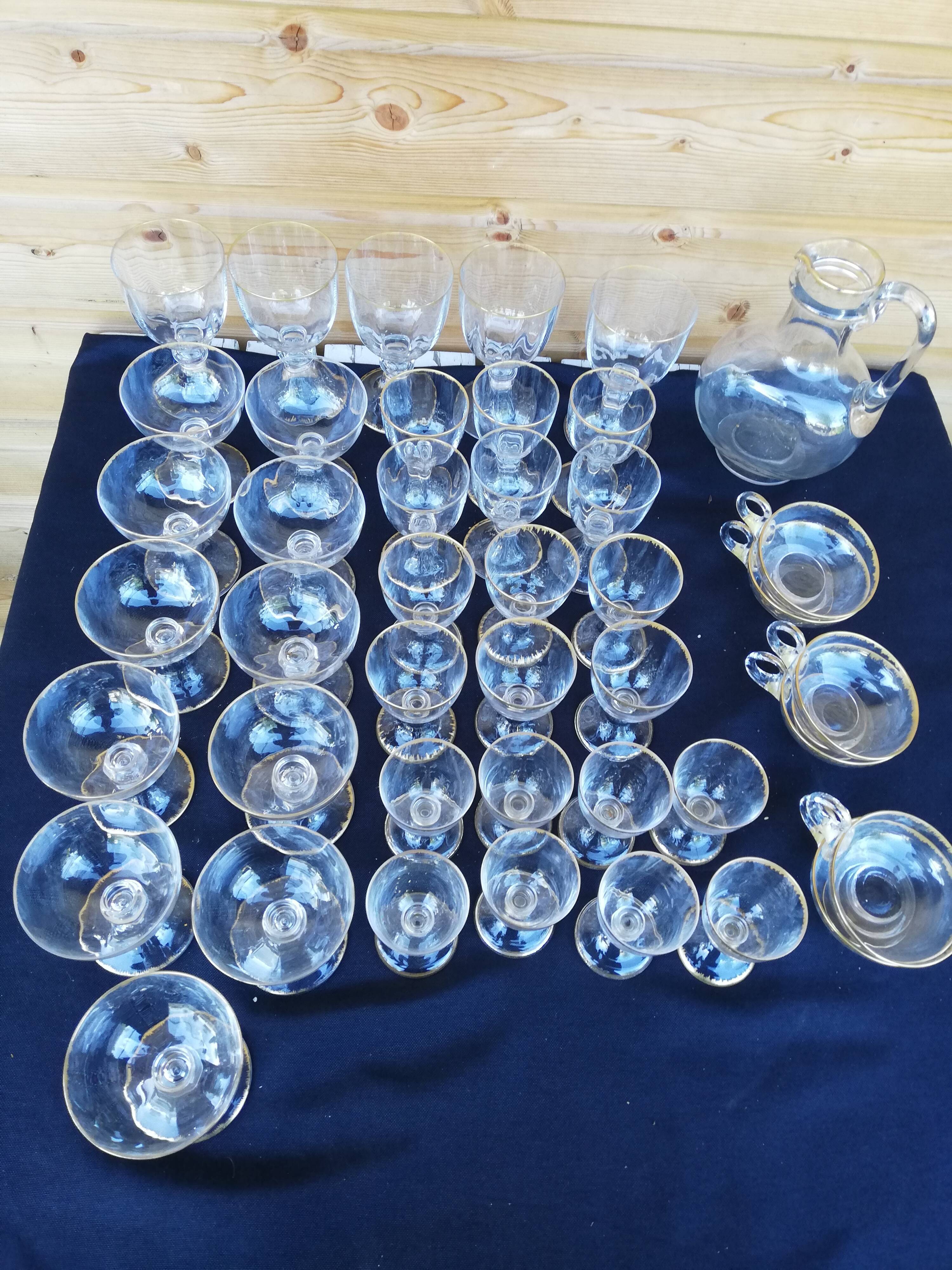 43-piece crystal service