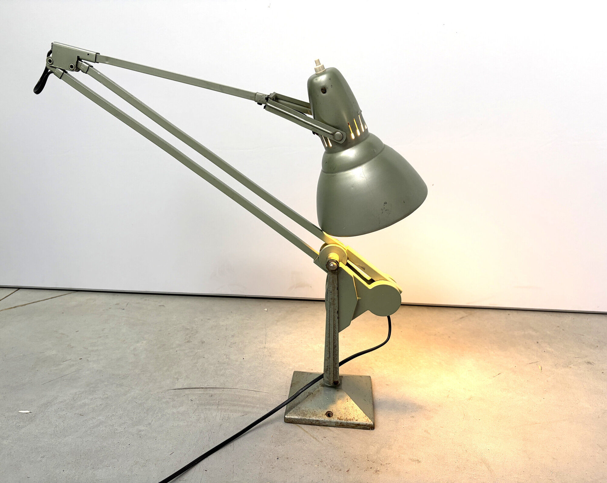 Articulated workshop light by Erpe, Belgium, 1950s