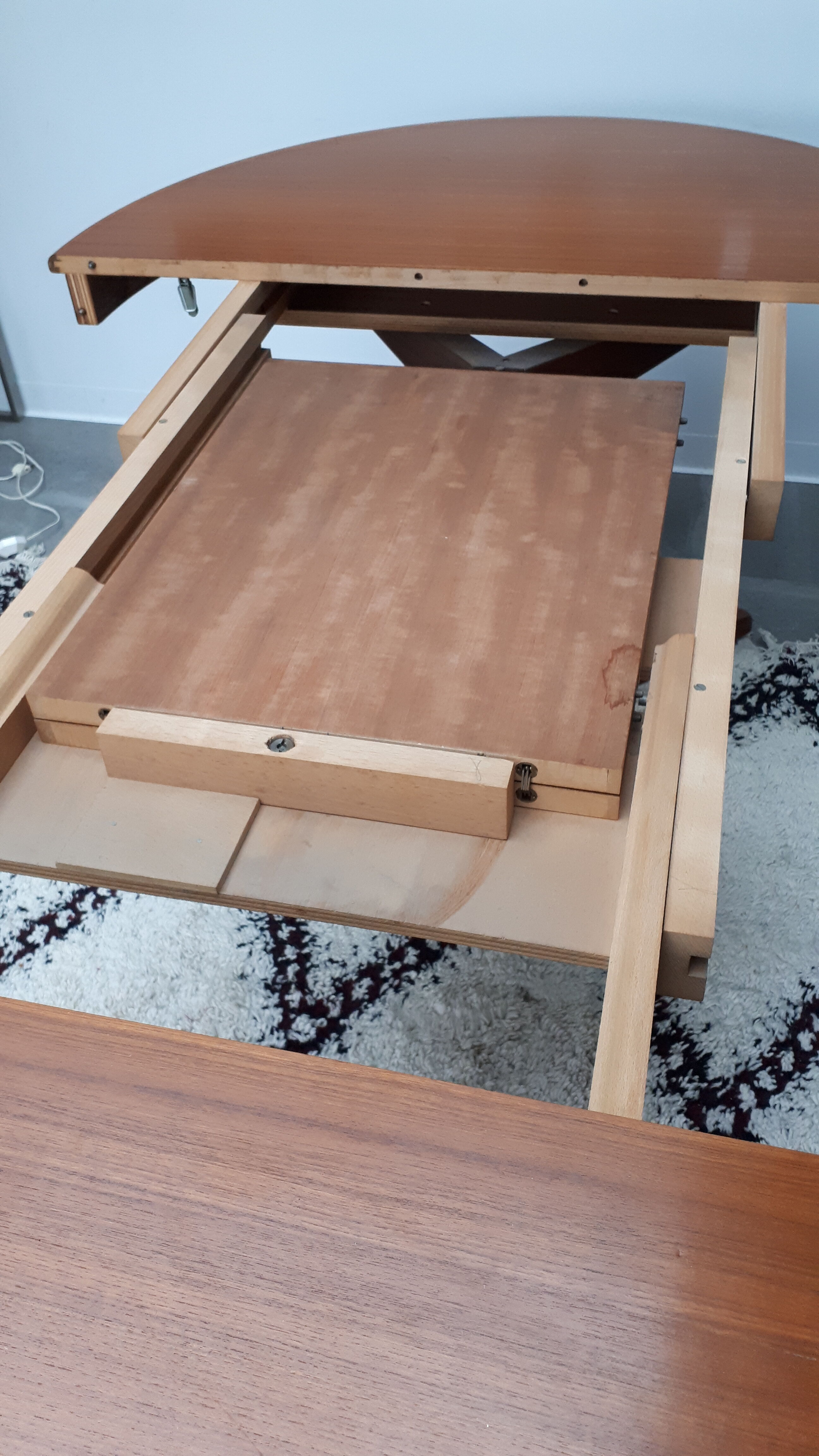 Table style scandinave en teck années 60 Baumann