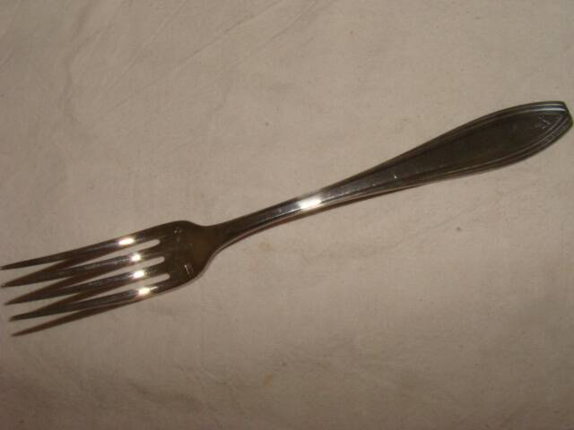 Couverts d'enfant en métal argenté avec écrin