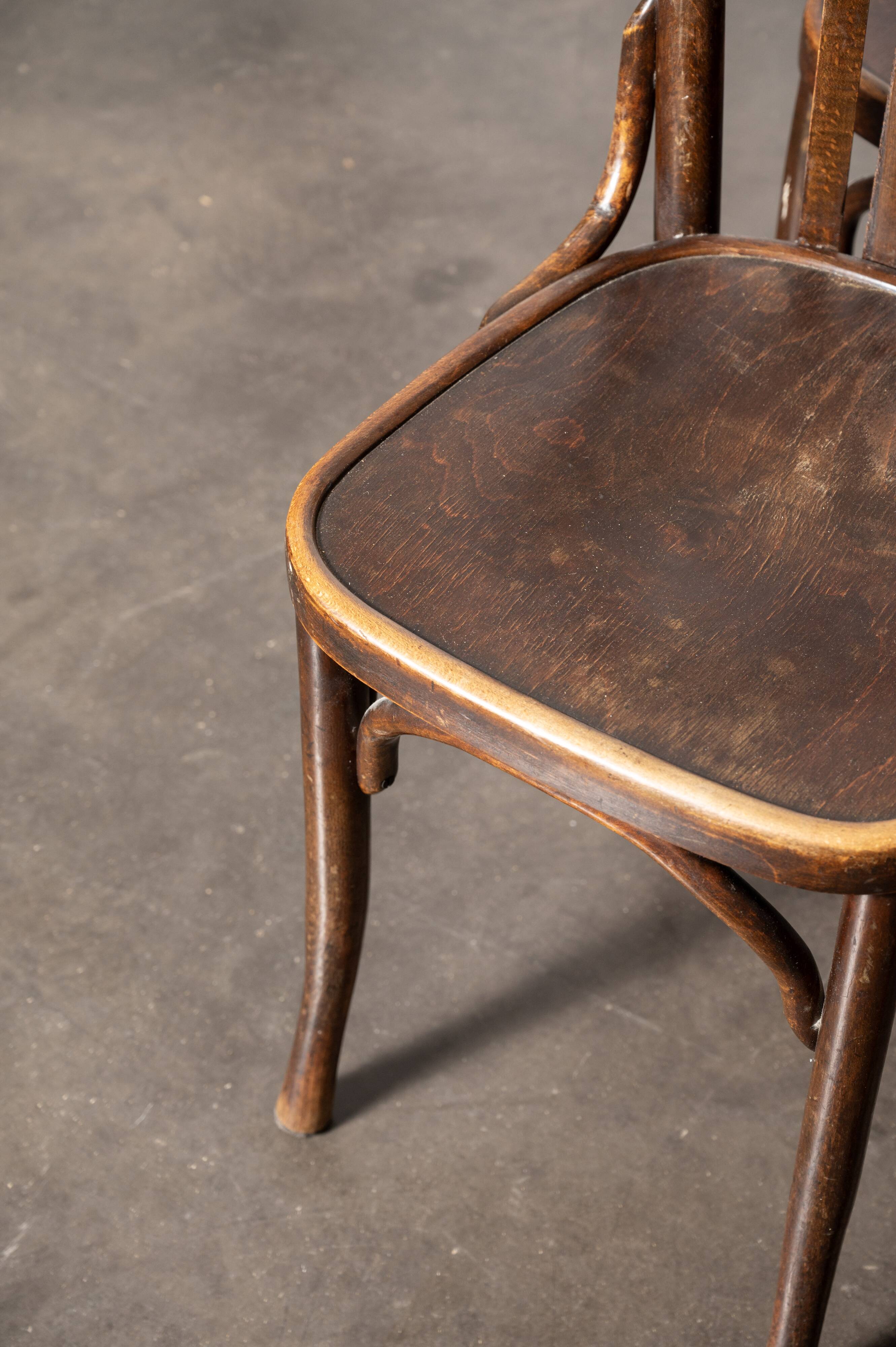 Série de 4 chaises bistrot
