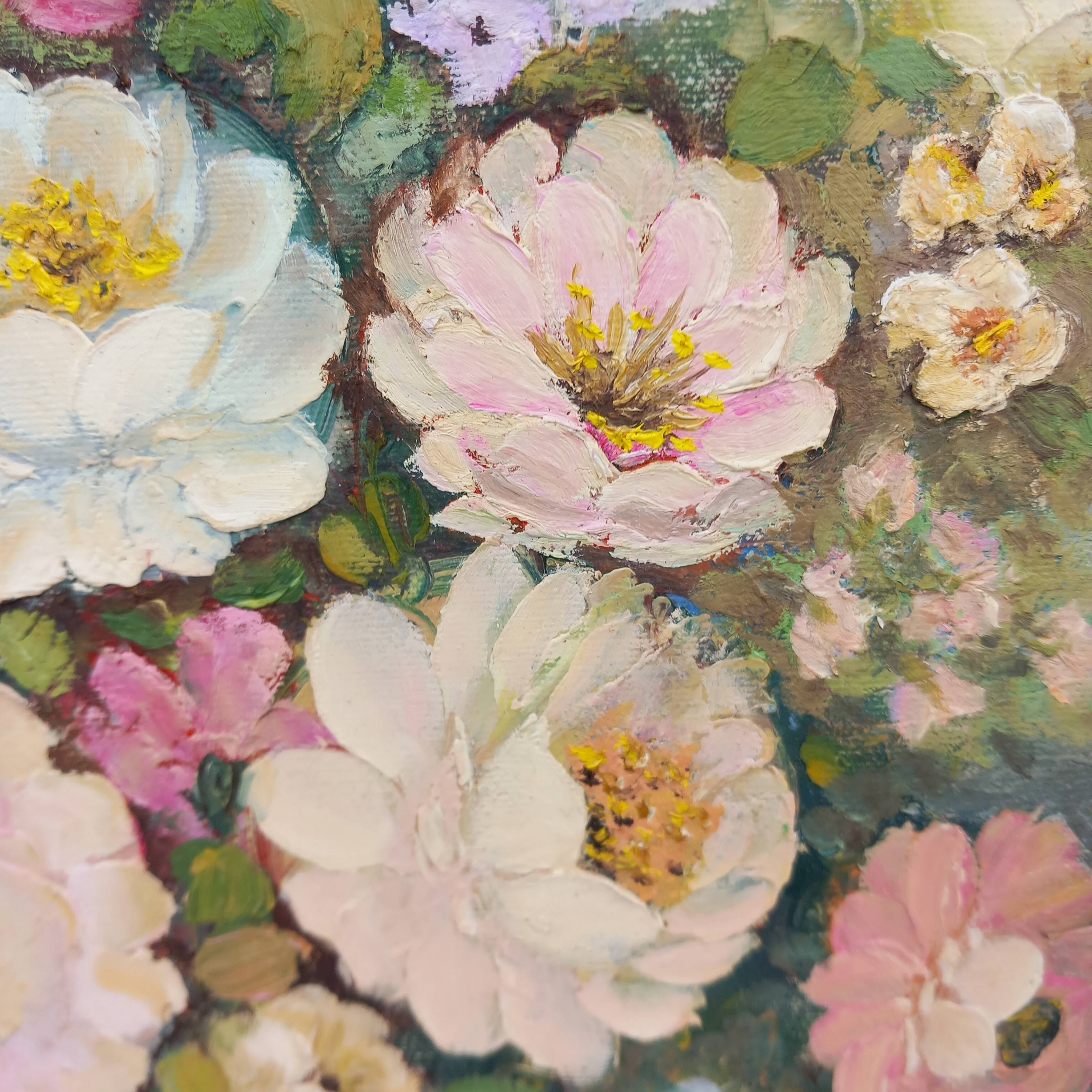 Floral arrangement - Bouquet of roses and anemones