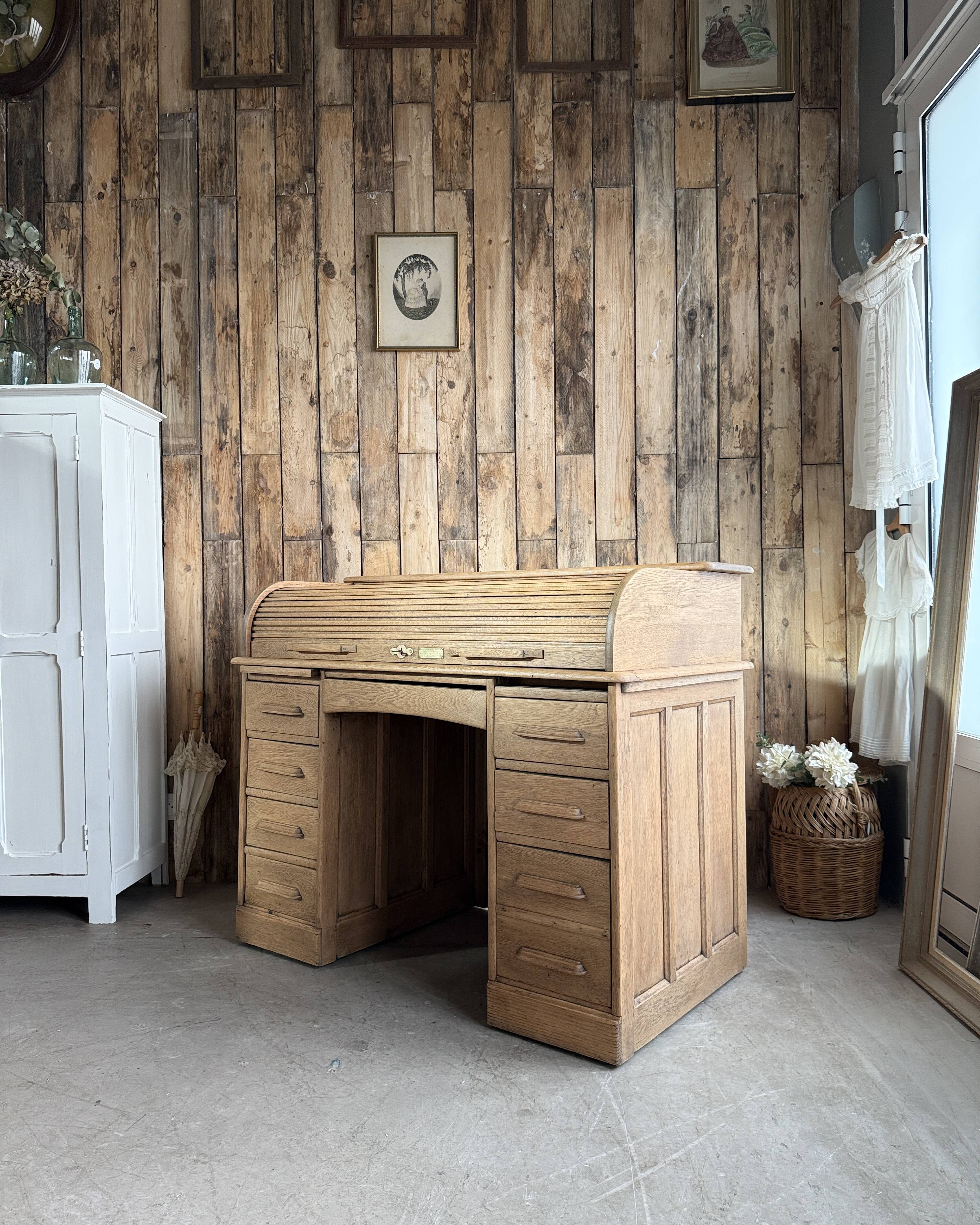 American oak cylinder desk (renovated)