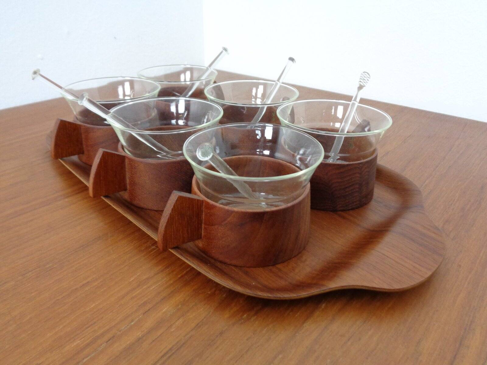 Swedish teak tray with tea cups by Jie Gantofta, 1960s, set of 7.