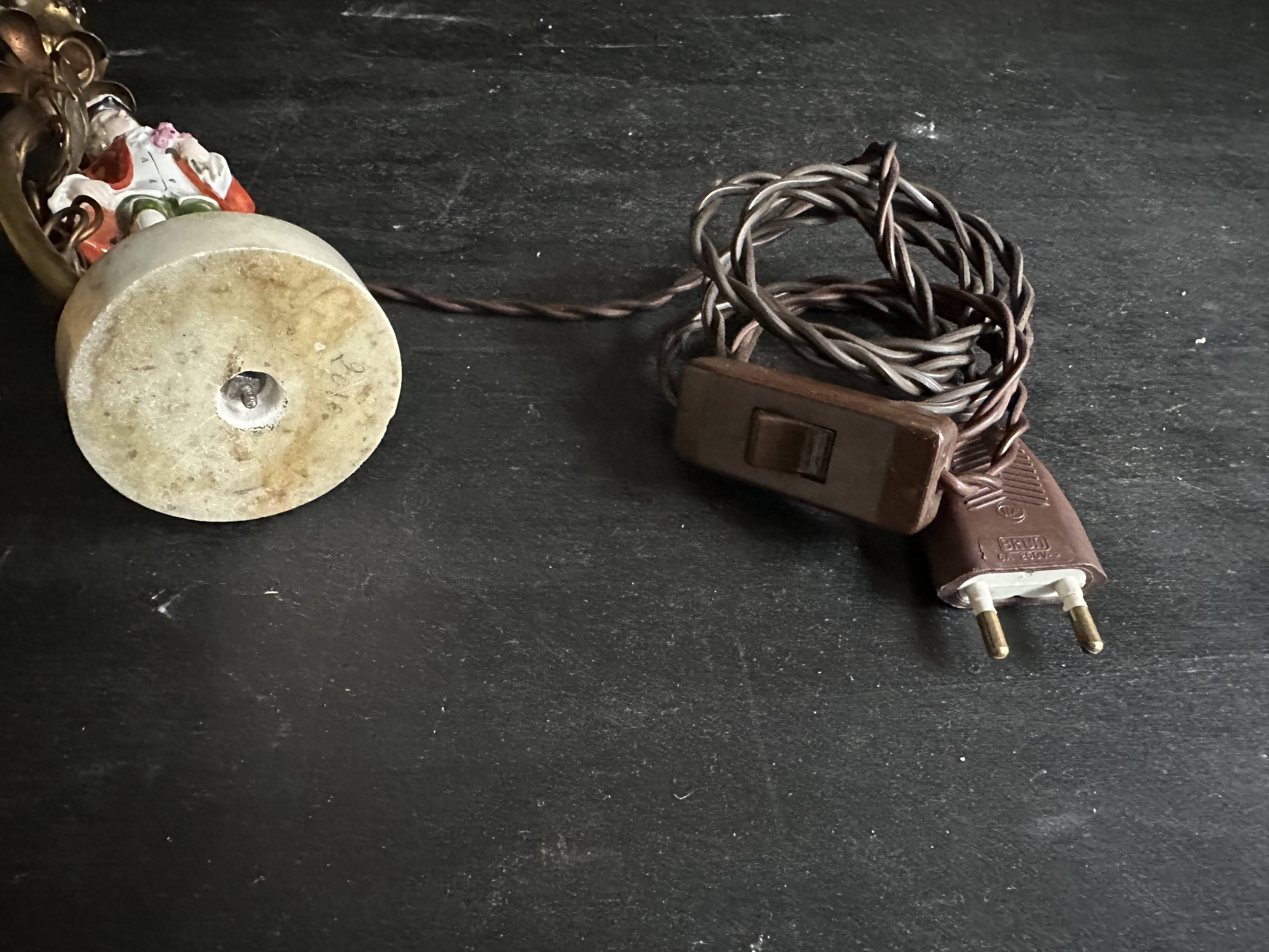 Antique porcelain marquis figurine lamp, 1940