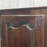 Armoire basse de style Louis XV en noyer 19ème