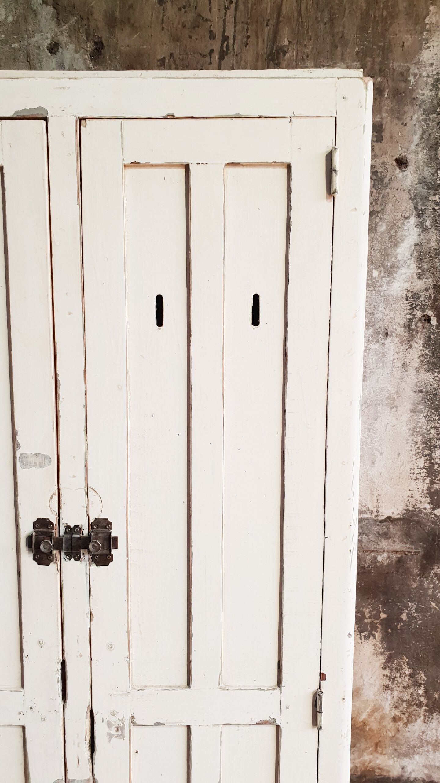 Armoire vintage