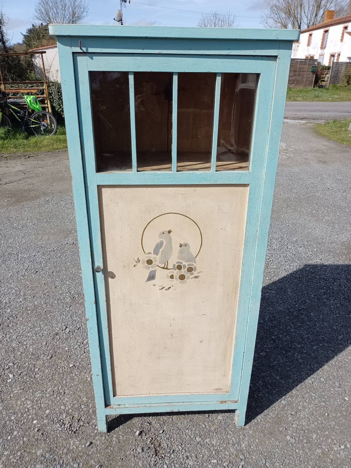 Small 1-door bookcase