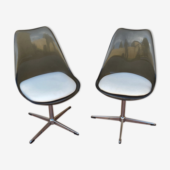 Paire de chaises coque plexiglass et acier chromé, 1970