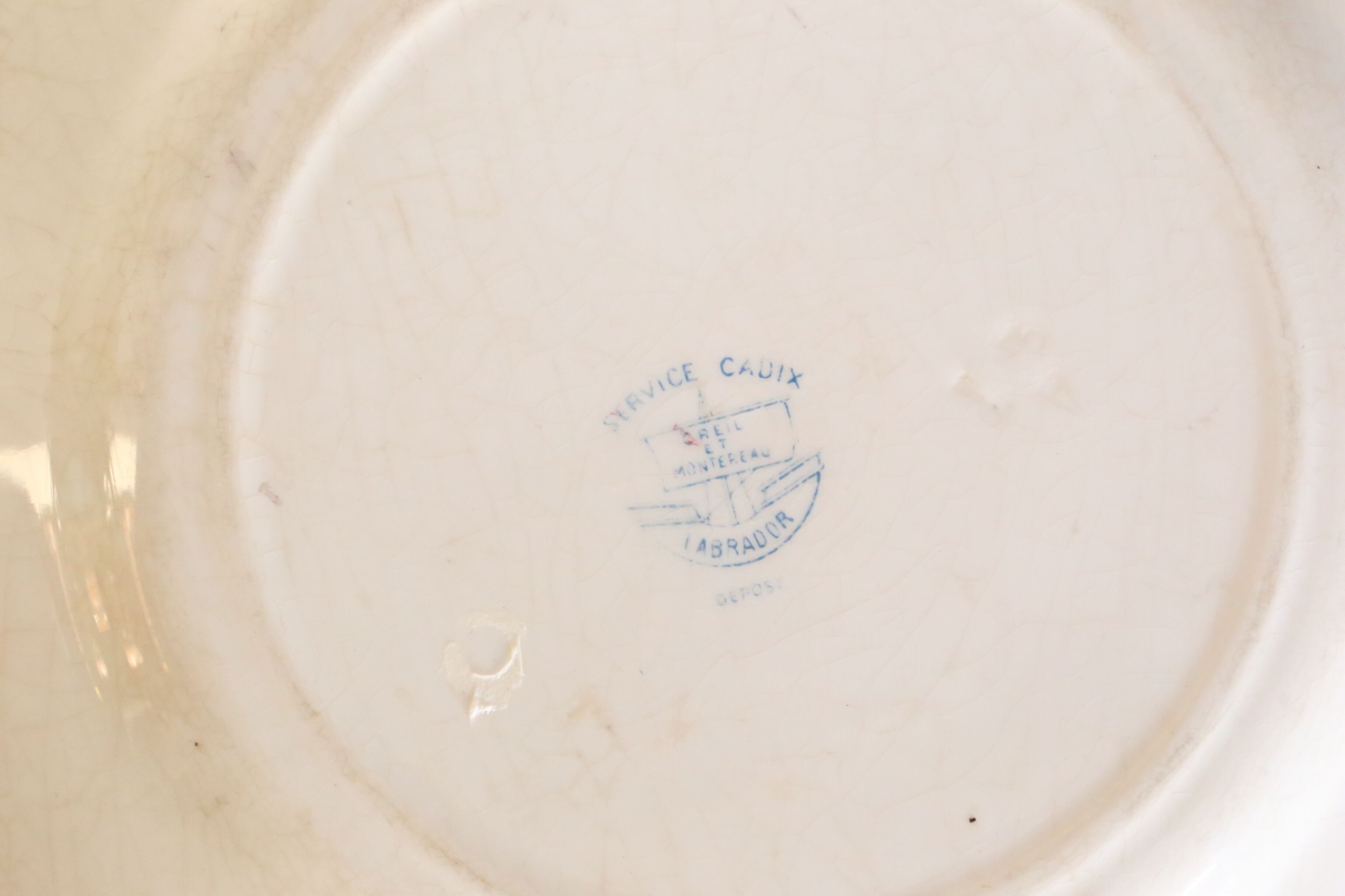 4 assiettes plates mélangées Terre de Fer, Luneville, Creil et Montereau, BFK