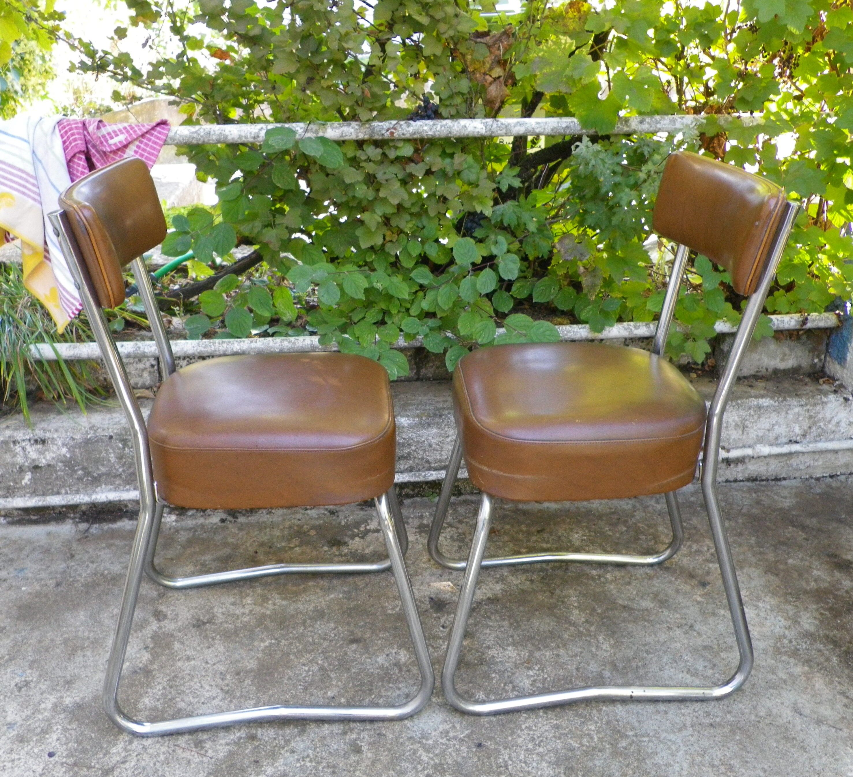 Lot of 2 chairs 60/70